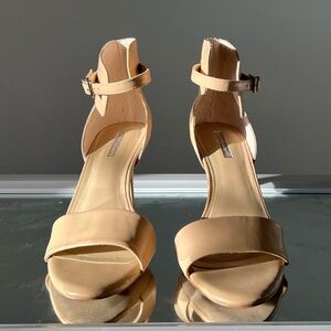 BCBGeneration “Dream” Nude Heels – Size 8.5M